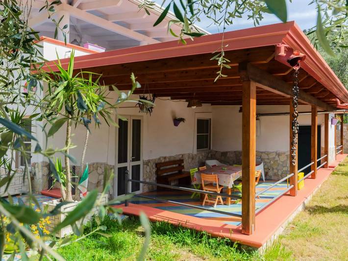 Casa vacanza per 3 persone, con giardino a Mattinata