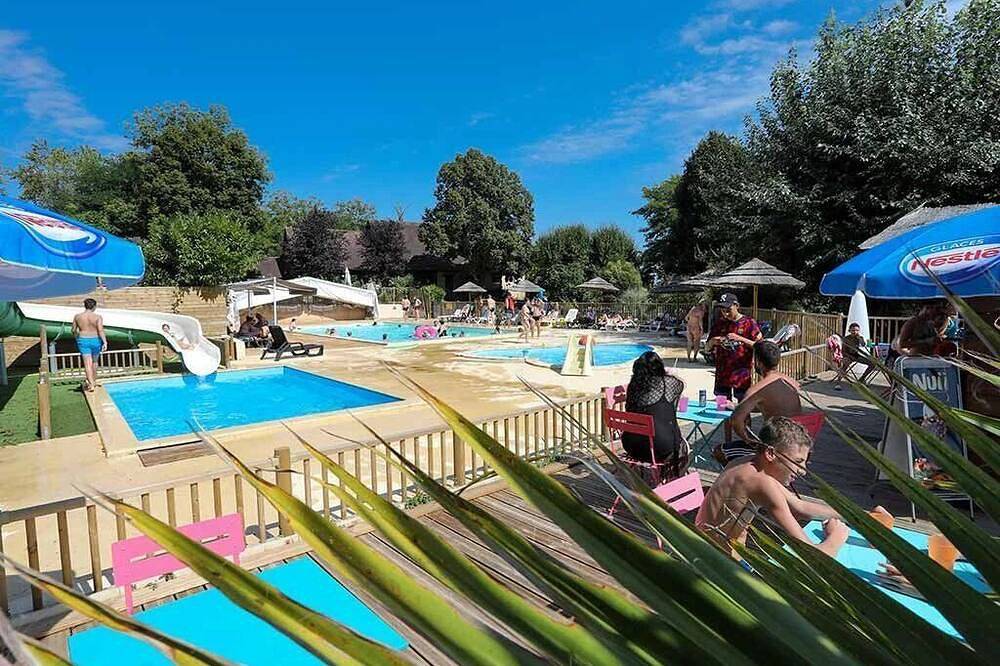 Camping 3 étoiles - Piscine in Les Eyzies, Périgord Noir