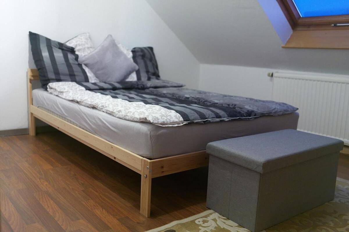 Ganze Wohnung, One-Bedroom Apartment in Paderborn, Nordrhein-Westfalen