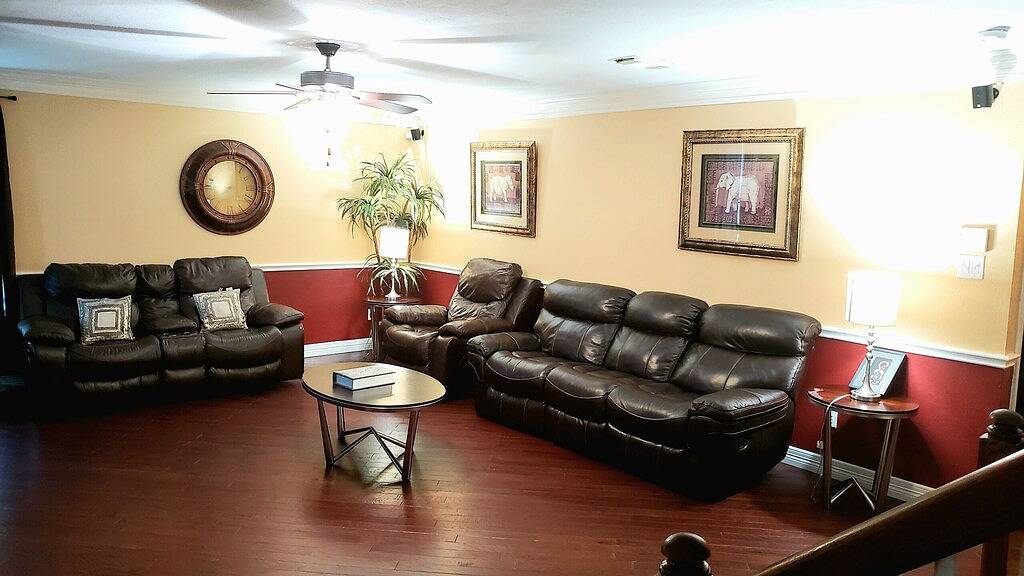 Amazing Retreat - Hou/Pearland/Missouri City- 4Bd/2.5Bt Home Beautiful Huge Yard in Houston, Fort Bend County