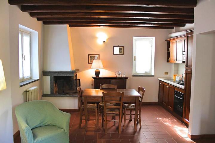 Agriturismo per 2 persone, con giardino e piscina in Capranica