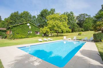Cottage pour 10 personnes, avec jardin et terrasse à Panjas