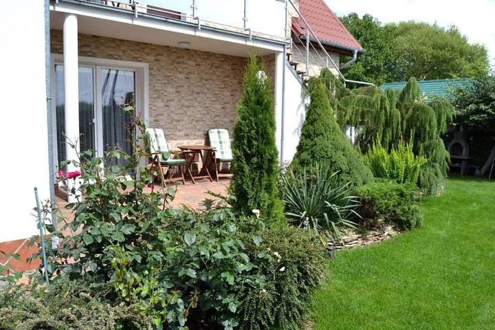Ferienwohnung für 3 Personen, mit Seeblick und Terrasse sowie Garten und Ausblick, mit Haustier - 1