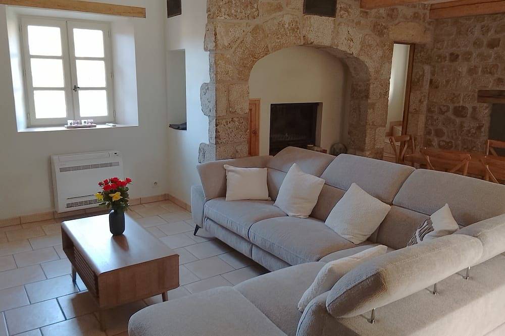 Maison de caractère, au calme, proche du centre du village in Jaujac, Parc naturel régional des Monts d'Ardèche