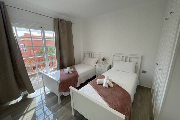 Casa de vacaciones para 3 personas, con balcón y piscina - 1