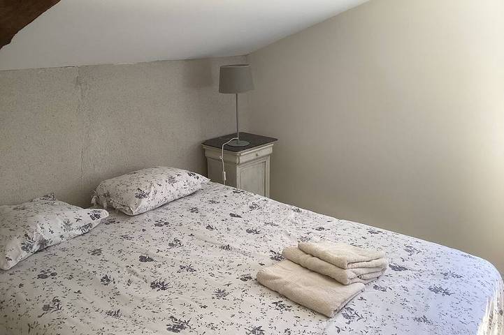 Location de vacances pour 8 personnes, avec jardin à Bourdeilles - 2