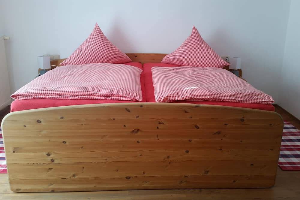 Ganze Wohnung, 4 Dtv-Sterne Fewo, 3 Schlafzimmer, Ammergauer Alpen, Königscard inkl. in Rottenbuch, Romantische Straße