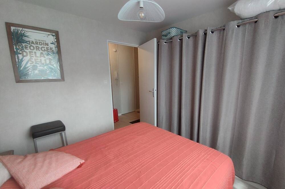 Appartement entier, Jolie vue mer pour ce logement au calme à 10 mn à pied de la plage in Saint-Cast-le-Guildo, Région de Dinan