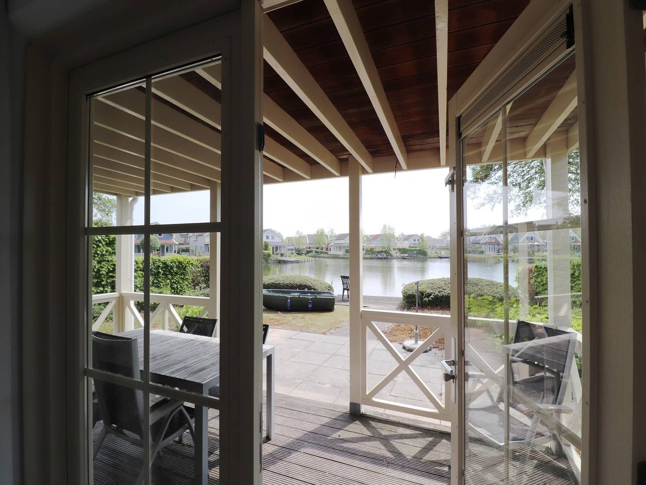 Bungalow am Wasser bei Rotterdam in Bernisse, Niederländische Nordsee