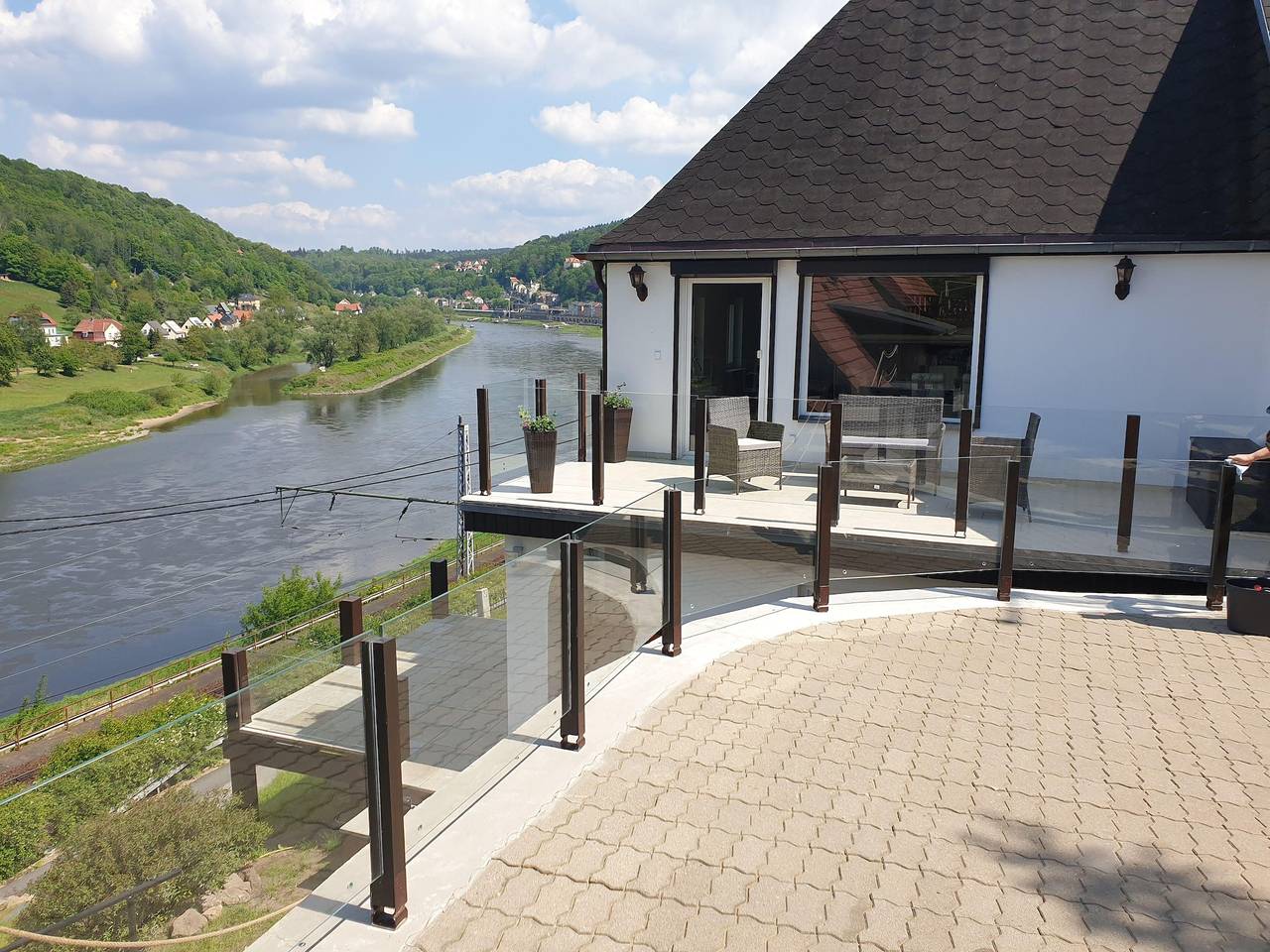 Ganze Ferienwohnung, Sächsische Schweiz Ferienhaus Wohnung 1 mit Elbblick Sauna und Kamin in Königstein, Elbsandsteingebirge