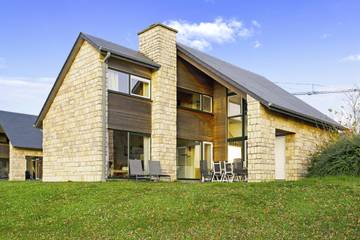 Location de vacances pour 8 personnes, avec sauna à Froidchapelle