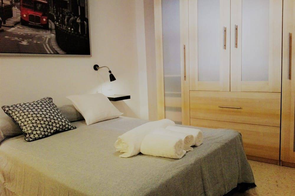 Ganze Wohnung, Duplex Scheunenhof Einwohner in Barrio de San Bernardo mit Parkplatz in Nervión, Sevilla