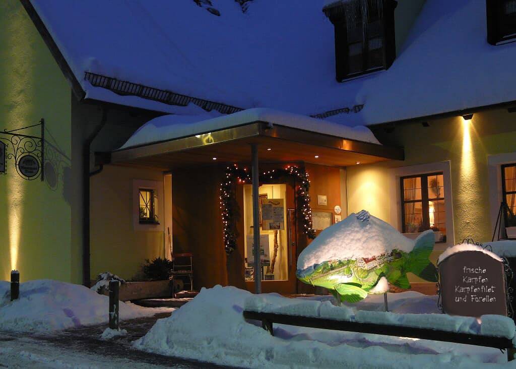 Gasthof Schloßbräu Lintach - Zimmer 3 mit Weiherblick in Freudenberg, Ostbayern