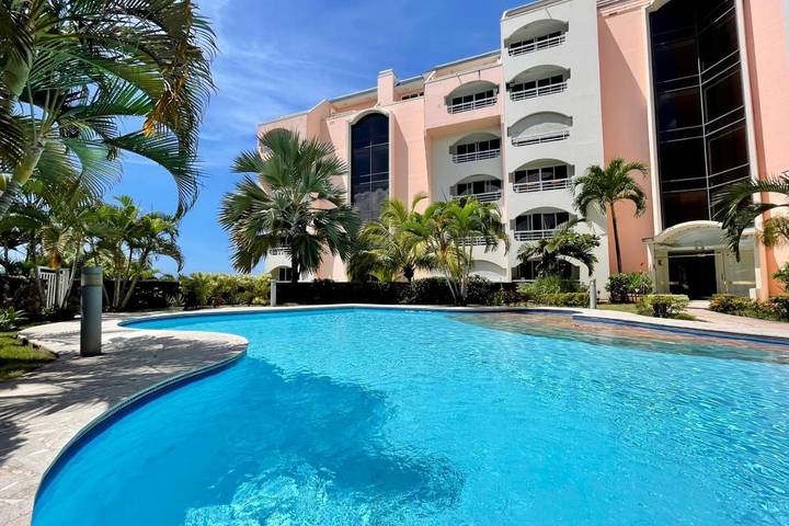 Maison de vacances pour 3 personnes, avec terrasse ainsi que piscine et vue