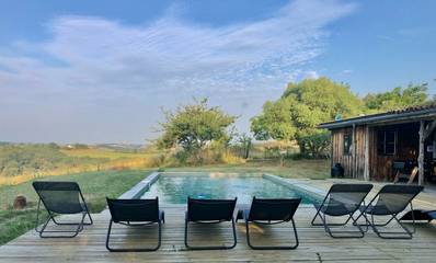 Gîte pour 9 personnes, avec terrasse ainsi que piscine et jardin à Gaillac-Toulza