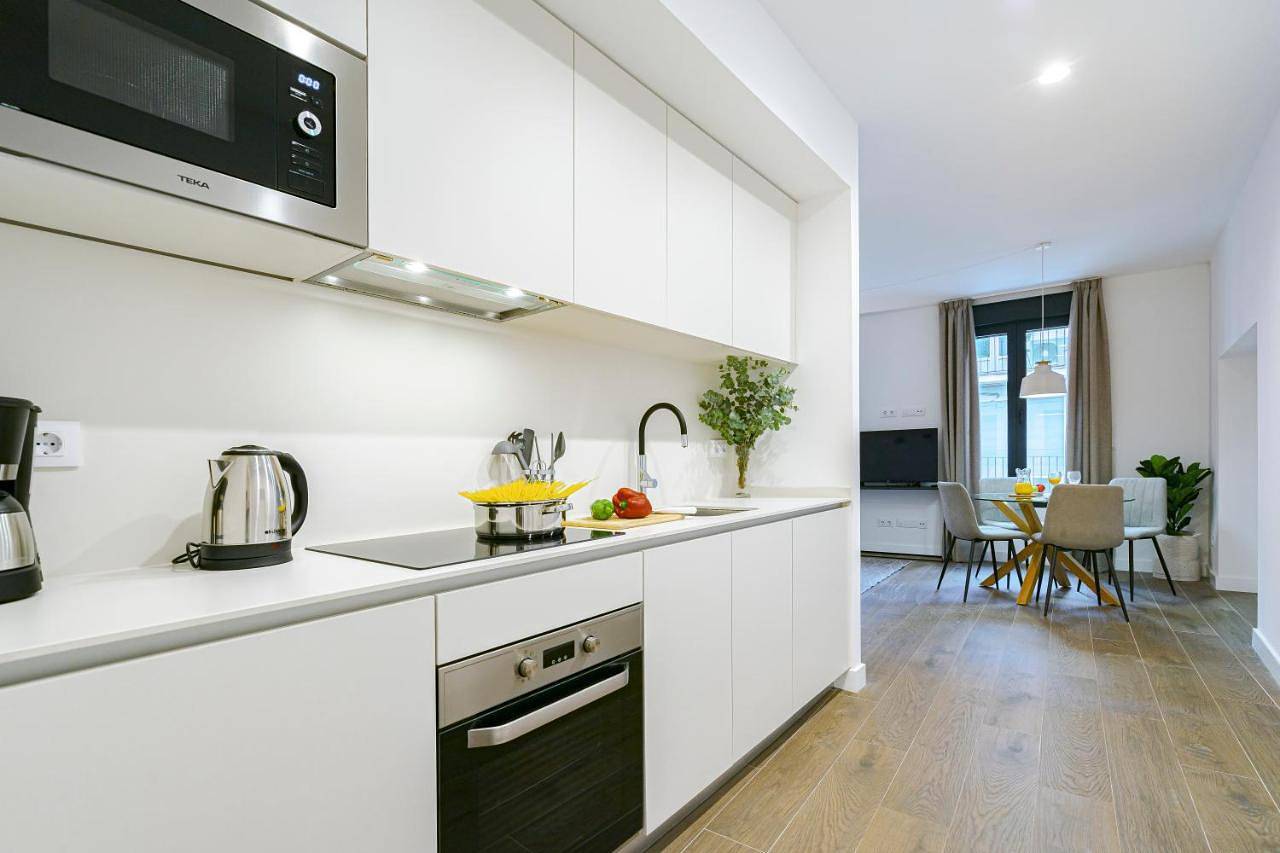 Apartment with Terrace in Tetuán, Madrid