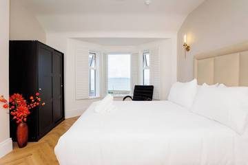 Holiday Home for 25 People in Portrush, County Antrim, Photo 3