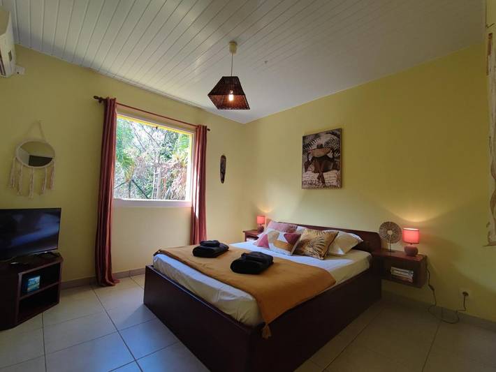 Location de vacances pour 2 personnes, avec jardin et piscine dans Plage Leroux - 3