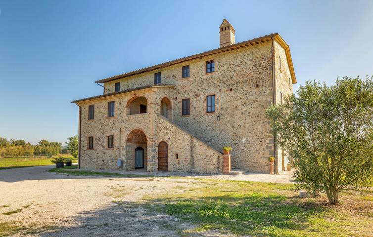 Casa vacanza per 16 persone, con terrazza e vista lago nonché piscina e giardino, con animali domestici - 1