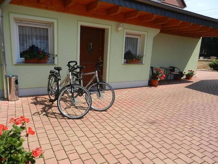 Ferienwohnung für 2 Personen, mit Terrasse in Cossebaude