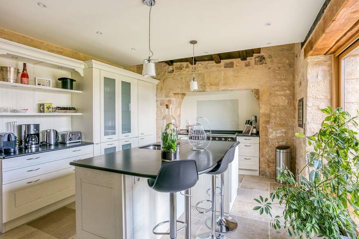 Location de vacances pour 10 personnes, avec terrasse et jardin à Sainte-Mondane - 3