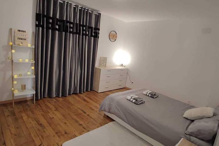 Location de vacances pour 7 personnes, avec terrasse à Saint-Quentin - 4