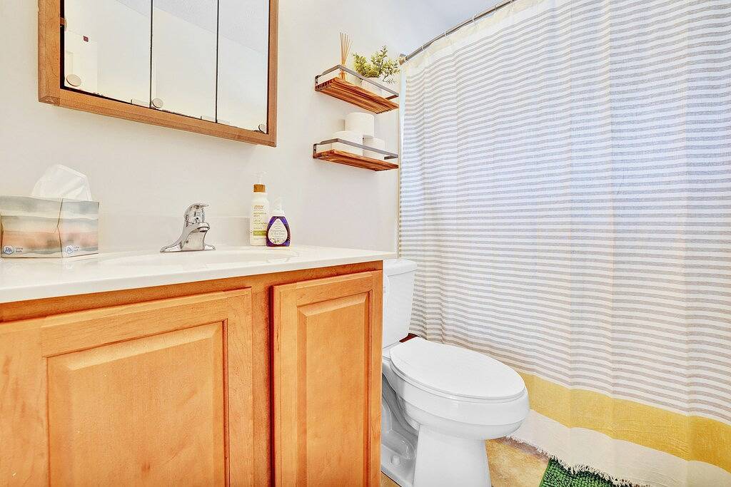 Clintonville Charmer, Dogs Welcome, Close to Osu in Columbus, Ohio