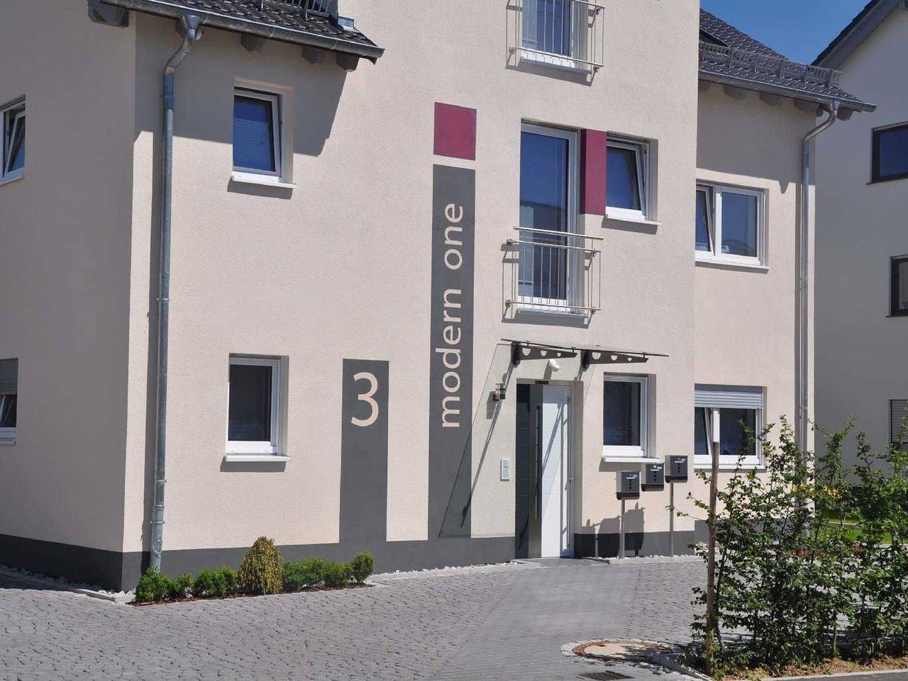 Ganze Ferienwohnung, Modern-one | Ansprechende Wohnung m. großzügigem Raumangebot - De Luxe Apartmentwohnung mit Balkon in Fulda, Rhön-Hessen