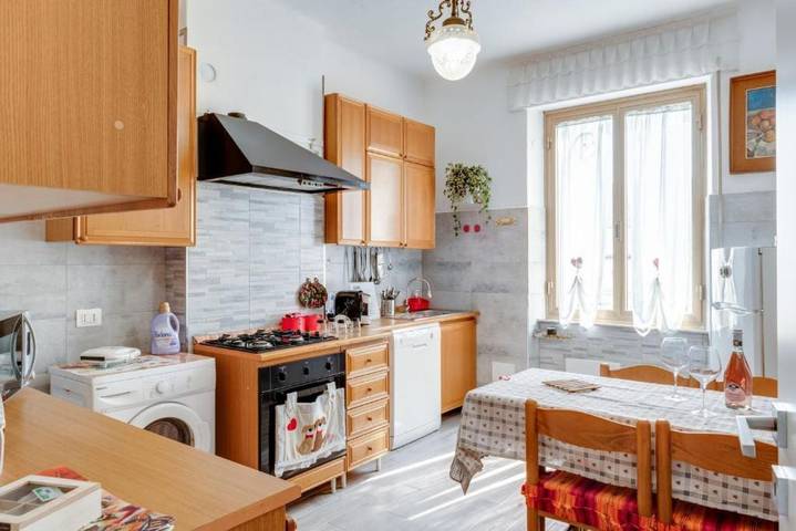 Ganze Wohnung, Ferienwohnung für 8 Personen mit Balkon in La Spezia (By), La Spezia