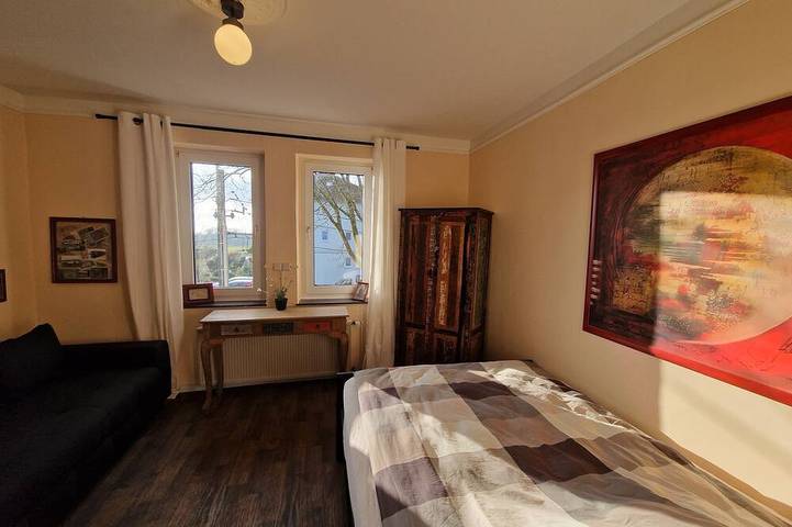 Ganze Wohnung, 3 Zimmer bis 10 Personen. Stadtnah im Grünen mit Blick auf die Müngstener Brücke in Solingen, Bergisches Land