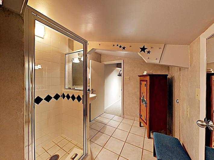 Vacation rental for 6 people, with hot tub and pool as well as balcony in Snowmass Village