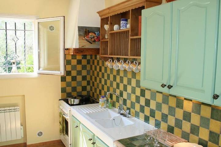 Appartement de vacances pour 5 personnes, avec Balcon ainsi que Jardin et Piscine