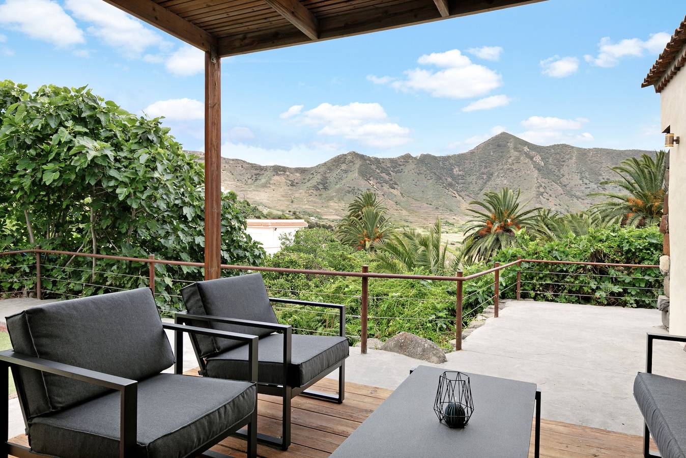 Casa de férias 'El Portillo 1' com terraço privado, jardim privado e acesso Wi-Fi in Buenavista del Norte, Tenerife (Norte)