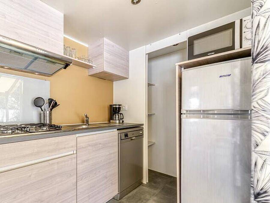 Butterfly Camping Village - Mobilheim 6 personen - Premium | 3 Schlafz. | 6 Pers. | Erhöhte Terrasse | Klimaanlage in Peschiera del Garda, Gardasee-Berge