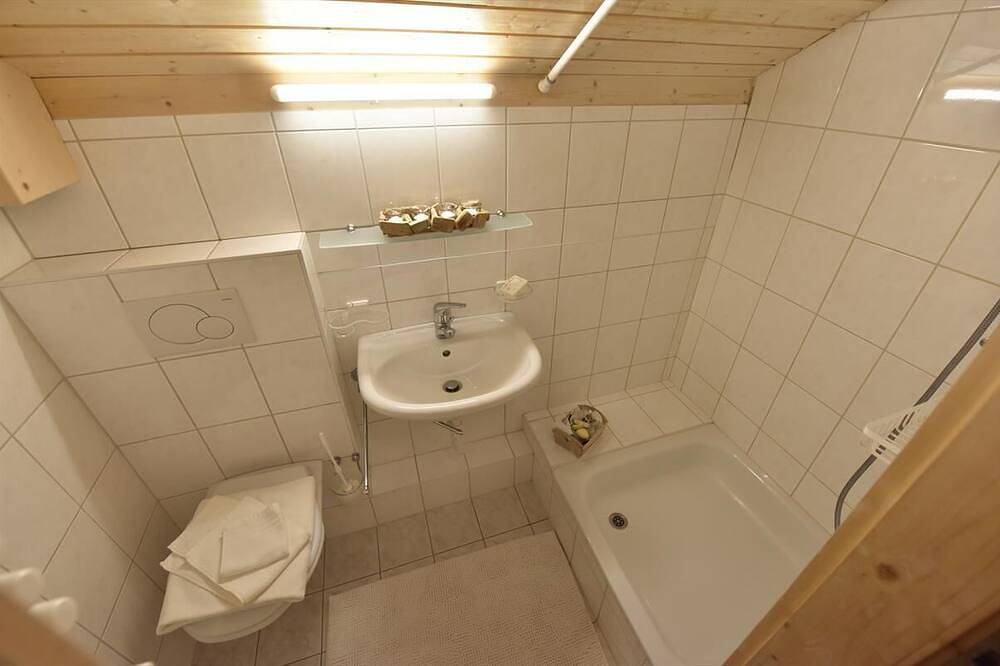 Appartamento intero, 4 pièces duplex très confortable pour 6 personnes : Living - cuisine avec congélateur, machine à caf in Grimentz, Anniviers