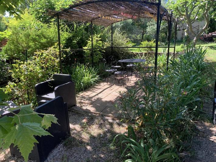 Gîte pour 4 personnes, avec piscine ainsi que jardin et vue à Roquemaure - 3