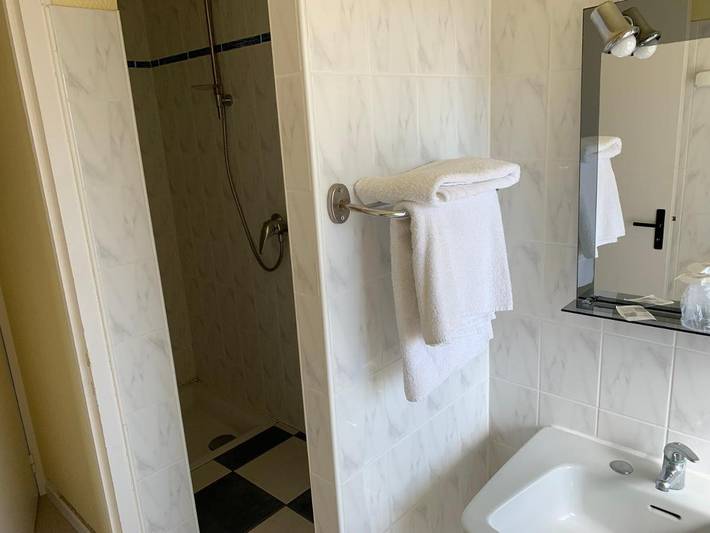 Hôtel pour 2 personnes, avec terrasse à Cossé-le-Vivien - 3