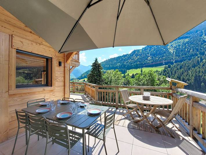 Location de vacances pour 8 personnes, avec terrasse à Seytroux