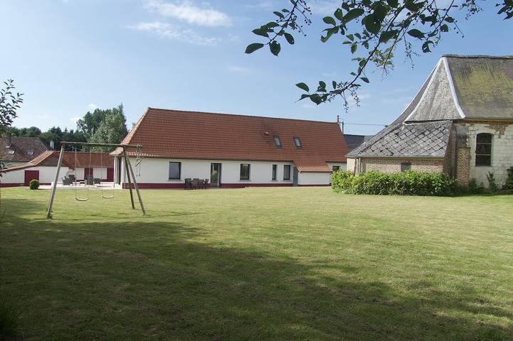 Gîte pour 7 personnes, avec terrasse et jardin à Azincourt