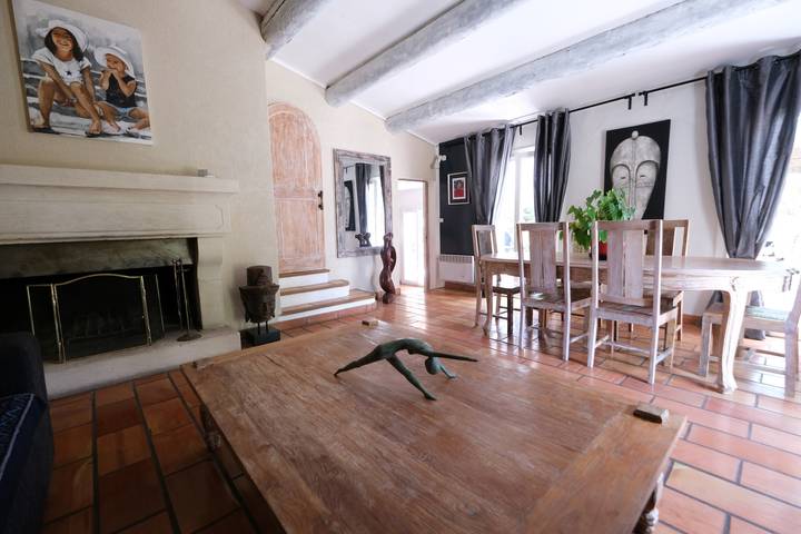 Location de vacances pour 8 personnes, avec terrasse ainsi que jacuzzi et jardin, animaux acceptés à Aureille - 3