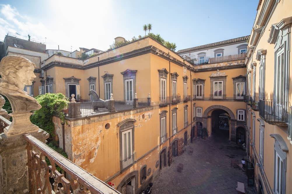 Ganze Wohnung, Benedetto Croce: eine Wohnung mit spektakulärem Ausblick im Palazzo Marigliano in Neapel, Neapel Provinz