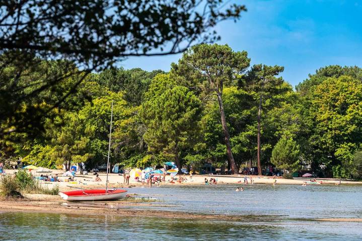 Camping pour 6 personnes, avec piscine et terrasse à Biscarrosse - 4