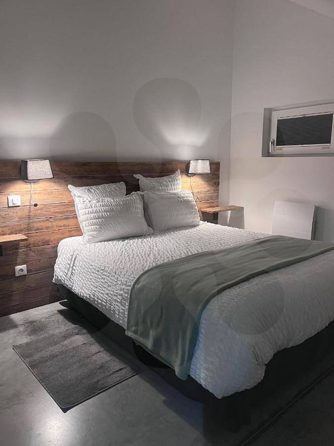Appartement entier, One-Bedroom House in Saint-Amand-les-Eaux, Région de Valenciennes