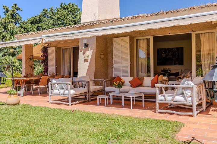 Maison de vacances pour 13 personnes, avec jardin et piscine, animaux acceptés à Saint-Tropez