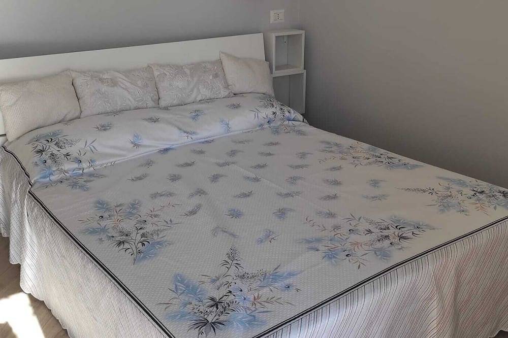 Villa Lido dei Pini garden 350sqm 3km from the sea, studio with wifi for smart work in Ardea, Rom Provinz