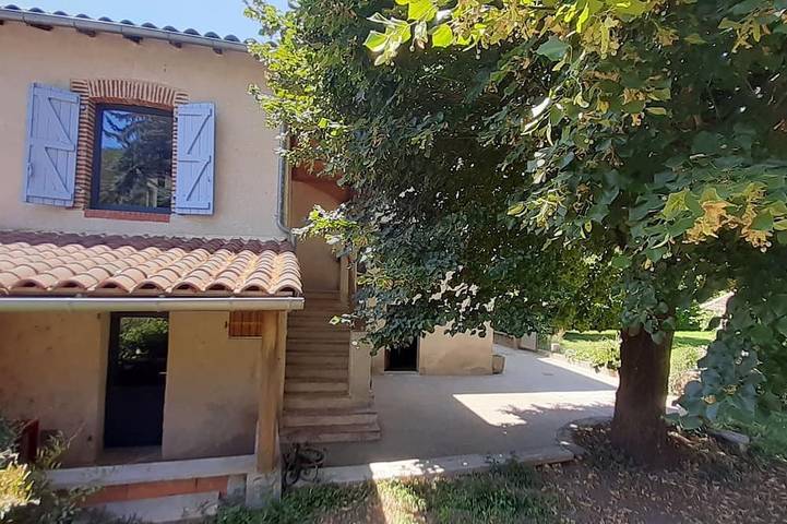 Casa de vacaciones para 6 personas, con balcón además de jardín y jacuzzi - 1