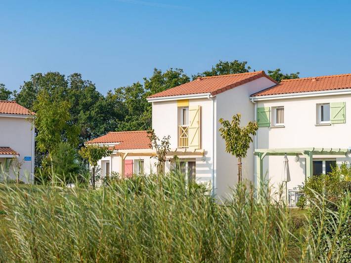 Village vacances pour 6 personnes, avec sauna ainsi que terrasse et piscine en Vendée