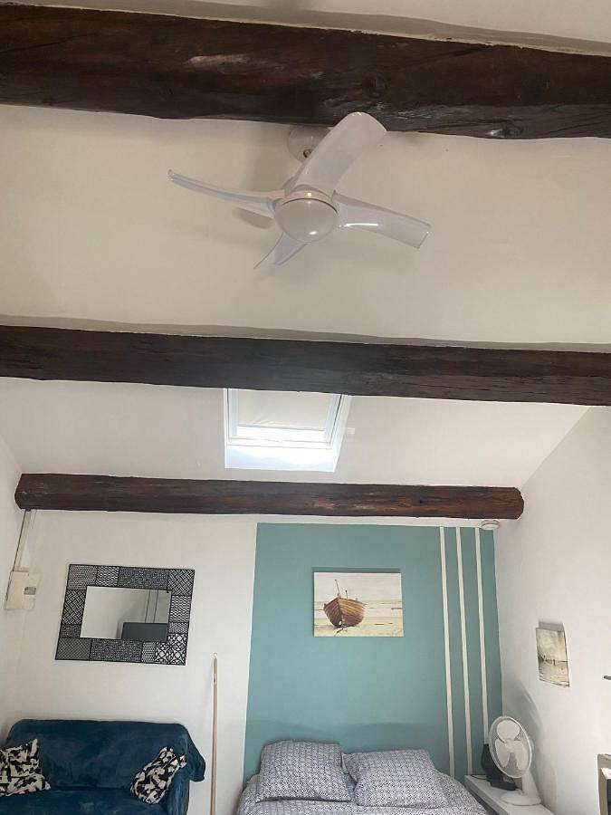 Gîte pour 2 personnes, avec Balcon ainsi que Terrasse et Vue dans Theatre Moliere Scene Nationale - 2