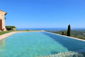 Chambre d’hôte pour 2 personnes, avec jardin et piscine dans les Alpes maritimes