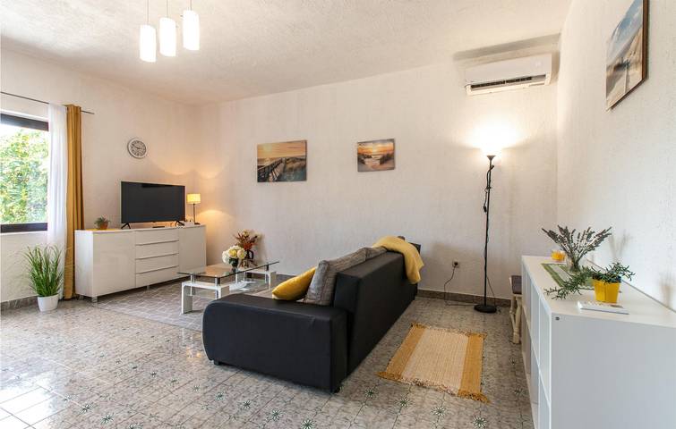 Ferienhaus für 6 Personen, mit Terrasse und Garten in Starigrad - 3